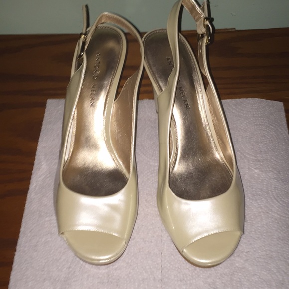 ANTONIO MELANI Shoes Antonio Melani Cream Patent Heels 9 Poshmark